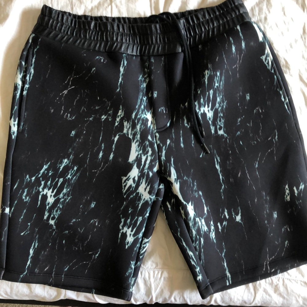 D by D Shorts